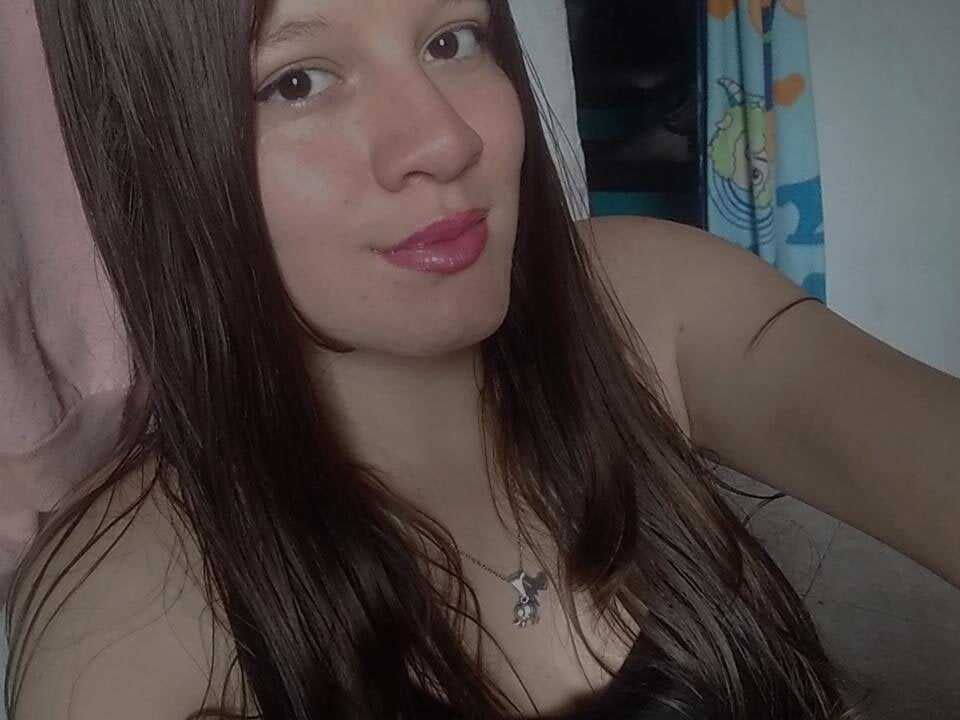 Beautiful luna_hazel8 camgirl in vrcamshot.com