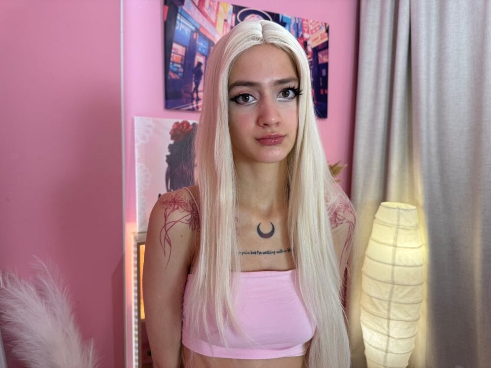 Beautiful sweet_maruya camgirl in vrcamshot.com