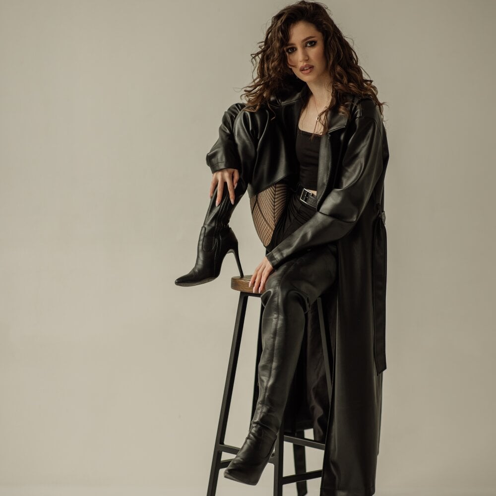 Beautiful ChristinaConteeree camgirl in vrcamshot.com