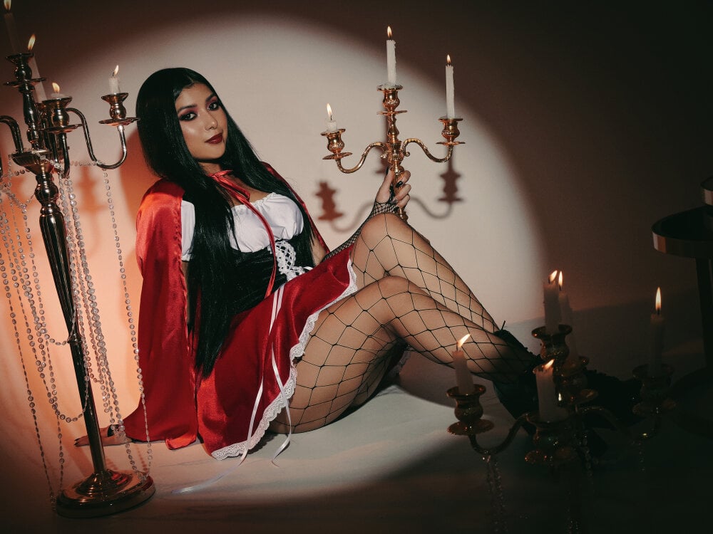 Beautiful nattashaa7 camgirl in vrcamshot.com