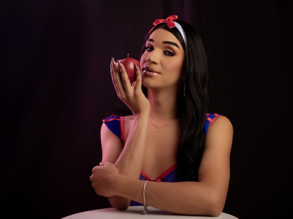 Beautiful Alice_Graay_ camgirl in vrcamshot.com