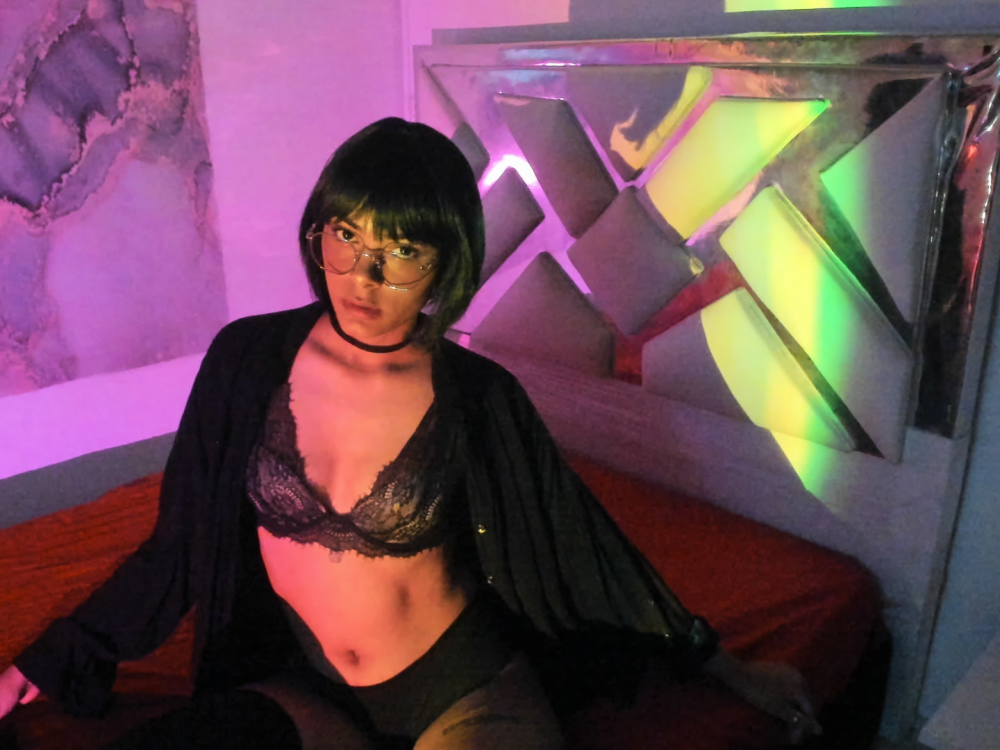 Beautiful iris_gray_ camgirl in vrcamshot.com