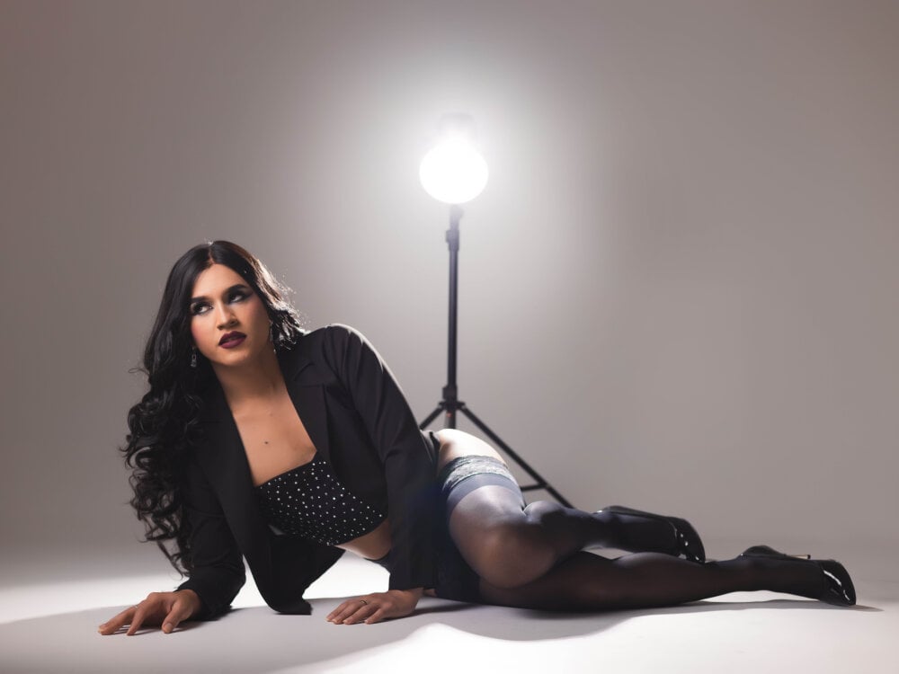 Beautiful Scarleett_22 camgirl in vrcamshot.com