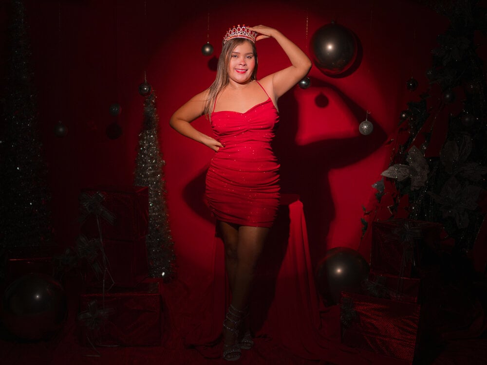 Beautiful MelodySanz camgirl in vrcamshot.com