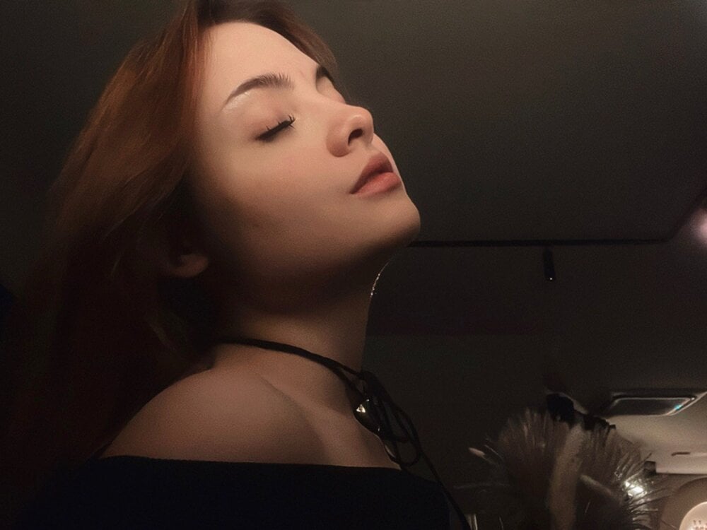 Beautiful Daniela_Saules camgirl in vrcamshot.com