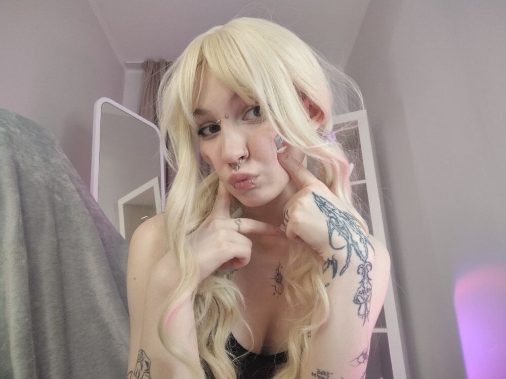 Beautiful julia_key camgirl in vrcamshot.com