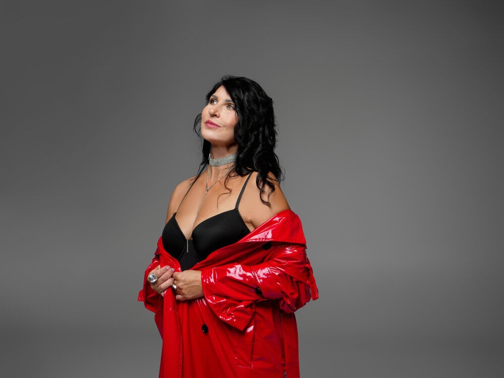 Beautiful Moon_Veloure1 camgirl in vrcamshot.com