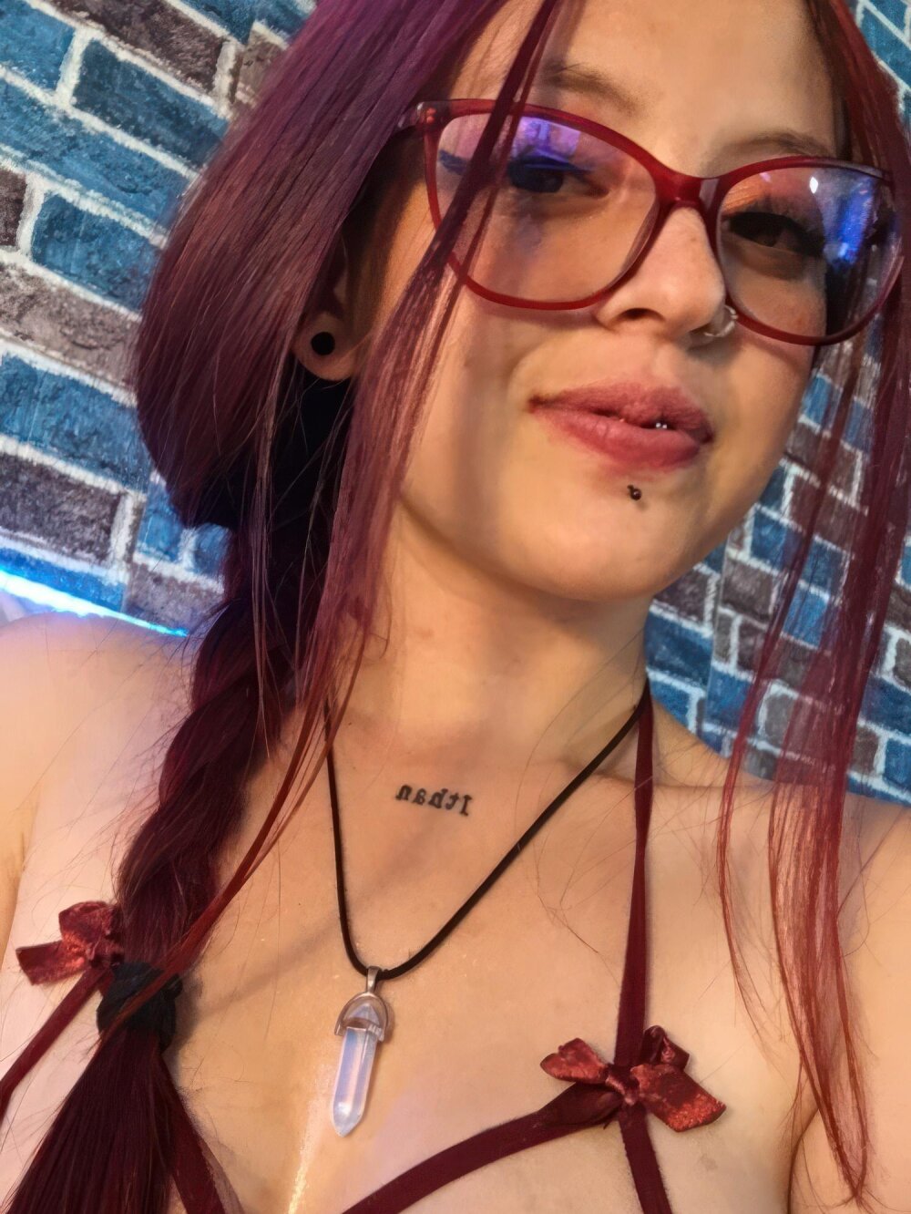 Beautiful Isabella_Kiss1 camgirl in vrcamshot.com