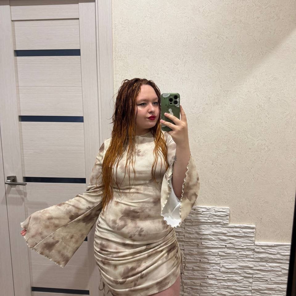 Beautiful REDDCASS camgirl in vrcamshot.com