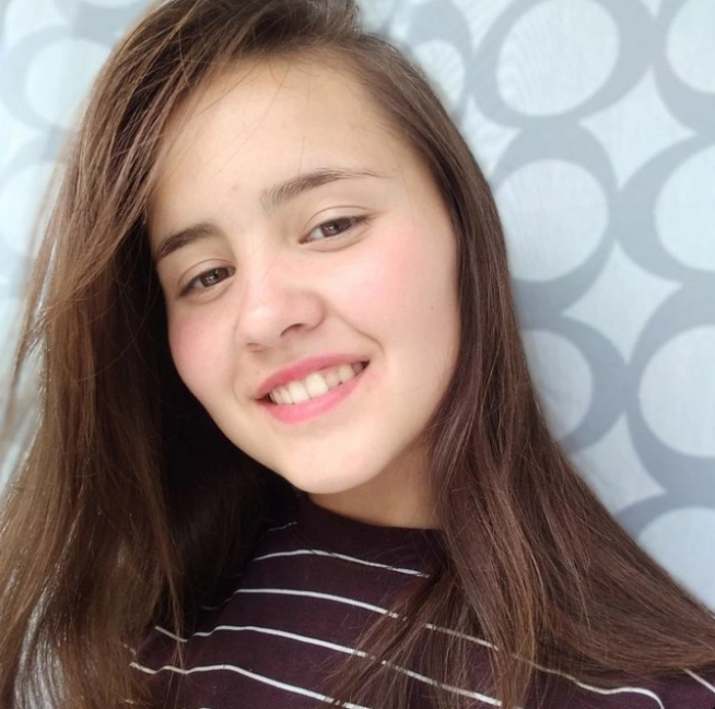 Beautiful Cute_Alice_ camgirl in vrcamshot.com