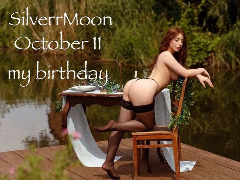 Beautiful SilverrMoon camgirl in vrcamshot.com