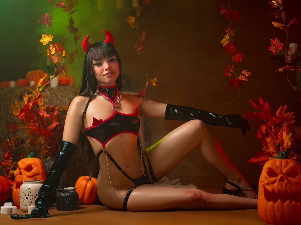 Beautiful Mia_Monroee camgirl in vrcamshot.com
