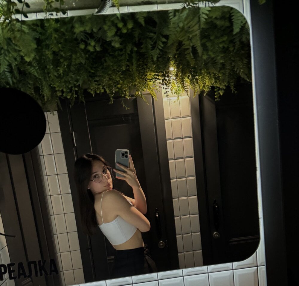 Beautiful -Angel-lina- camgirl in vrcamshot.com