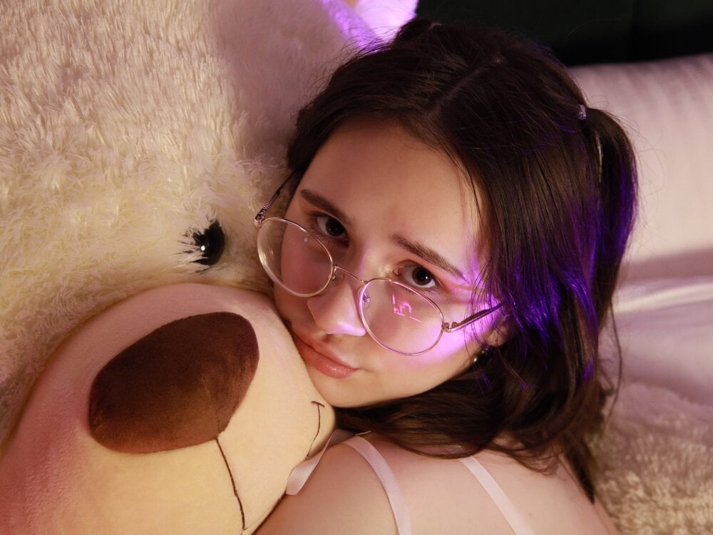Beautiful MartaBrent camgirl in vrcamshot.com