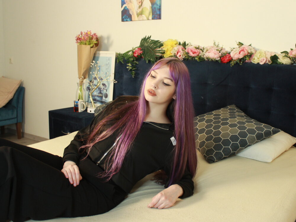 Beautiful Magical_Alice_ camgirl in vrcamshot.com