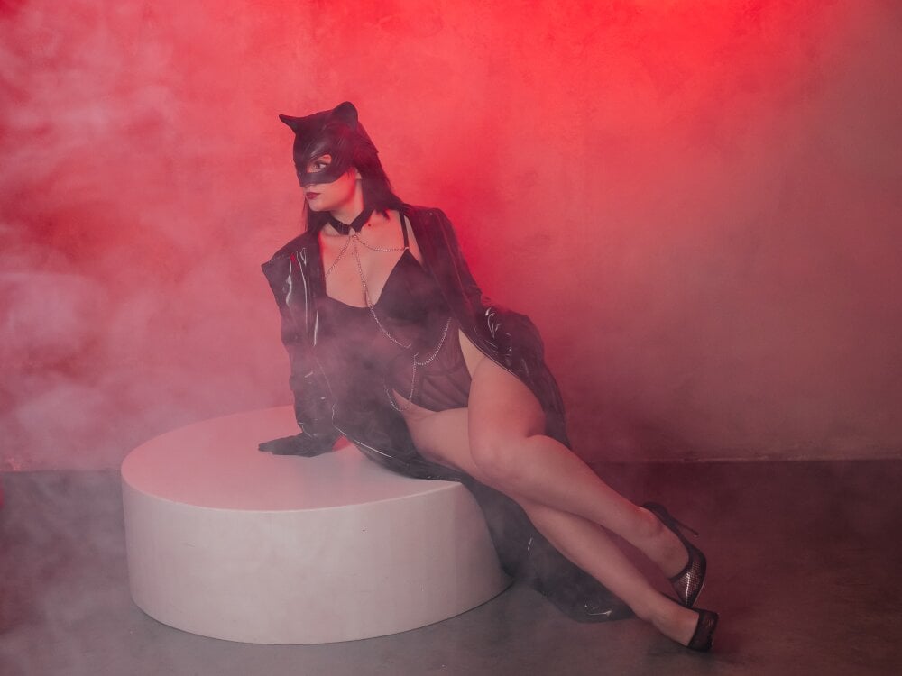 Beautiful StellaGloww camgirl in vrcamshot.com