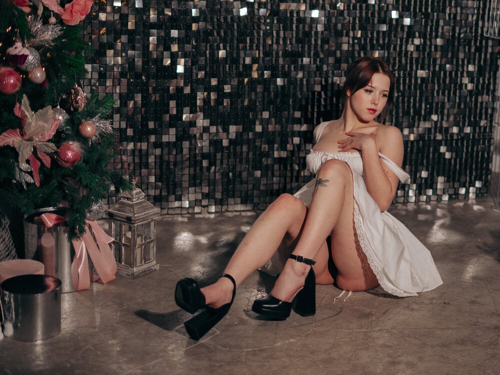 Beautiful JanetMoor camgirl in vrcamshot.com