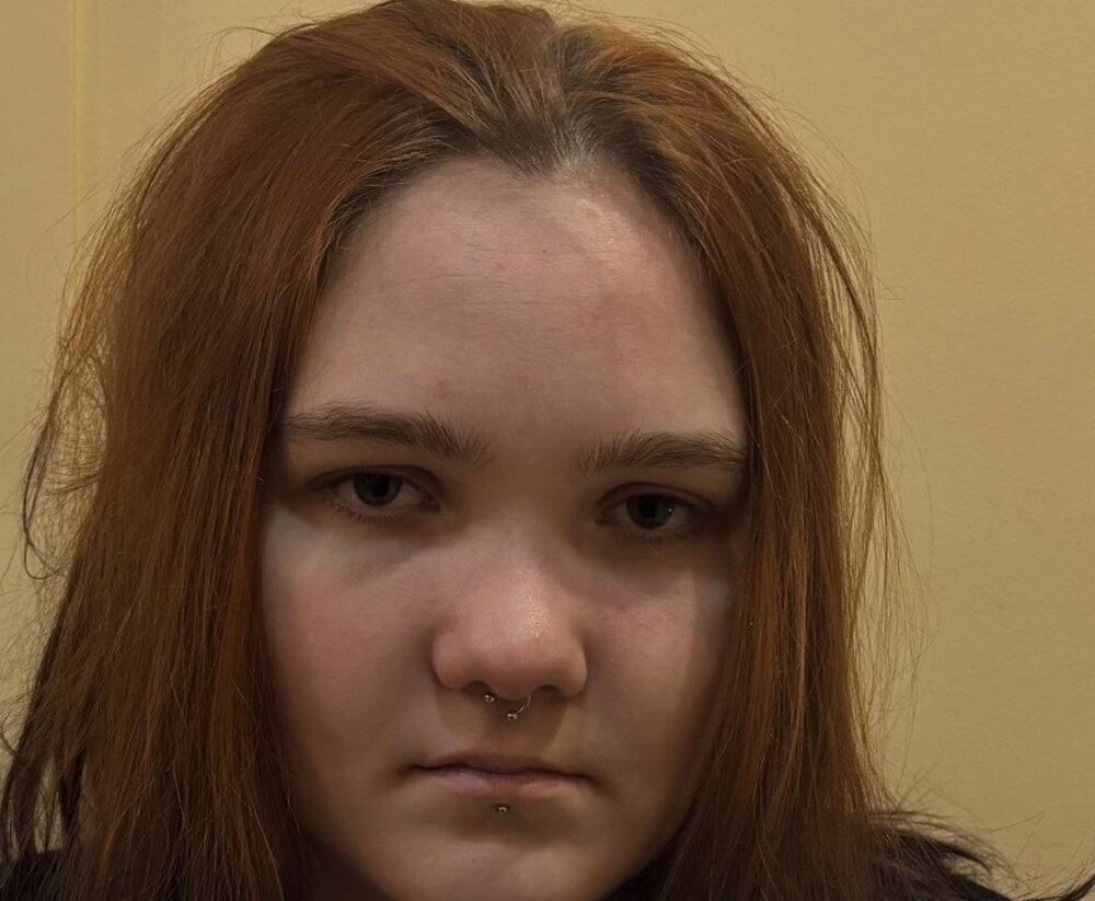 Beautiful softy_focus camgirl in vrcamshot.com