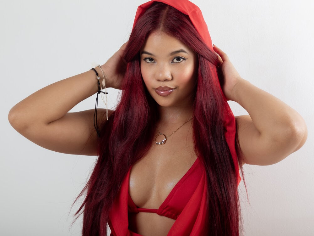 Beautiful SahomiThai camgirl in vrcamshot.com