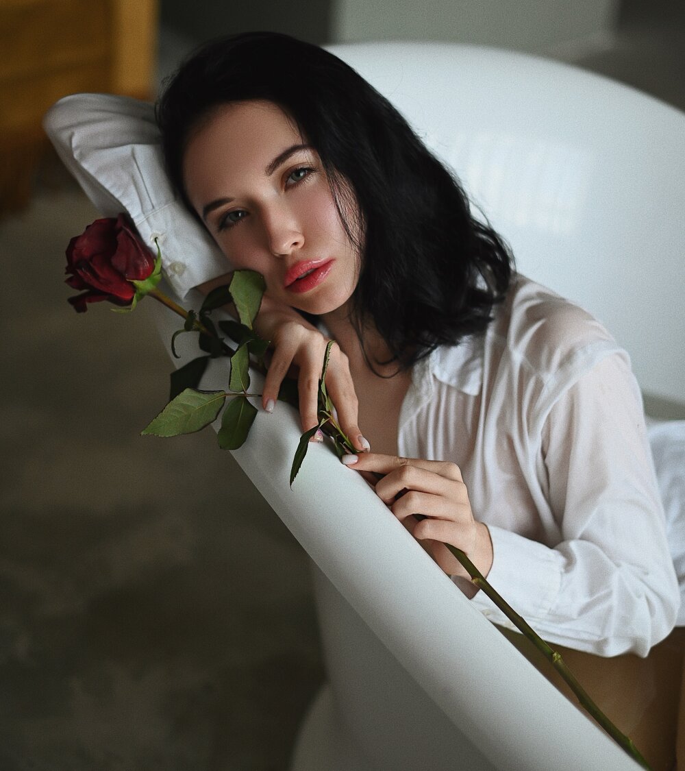 Beautiful KeepMeOut camgirl in vrcamshot.com