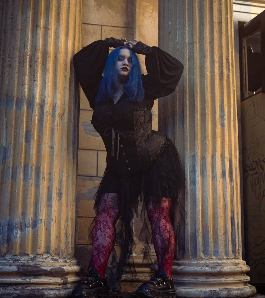 Beautiful Mira_Fyre camgirl in vrcamshot.com