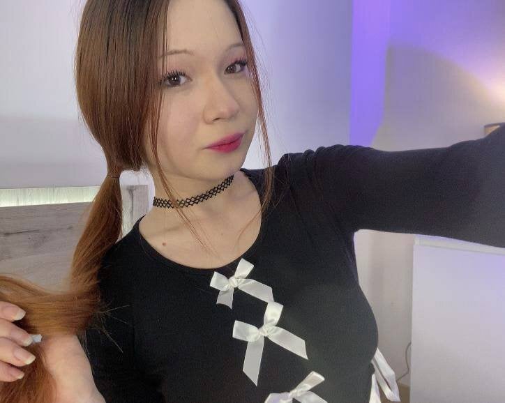 Beautiful Lisa_Lust camgirl in vrcamshot.com
