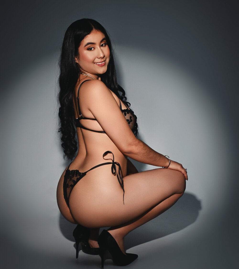 Beautiful GabyParker_ camgirl in vrcamshot.com