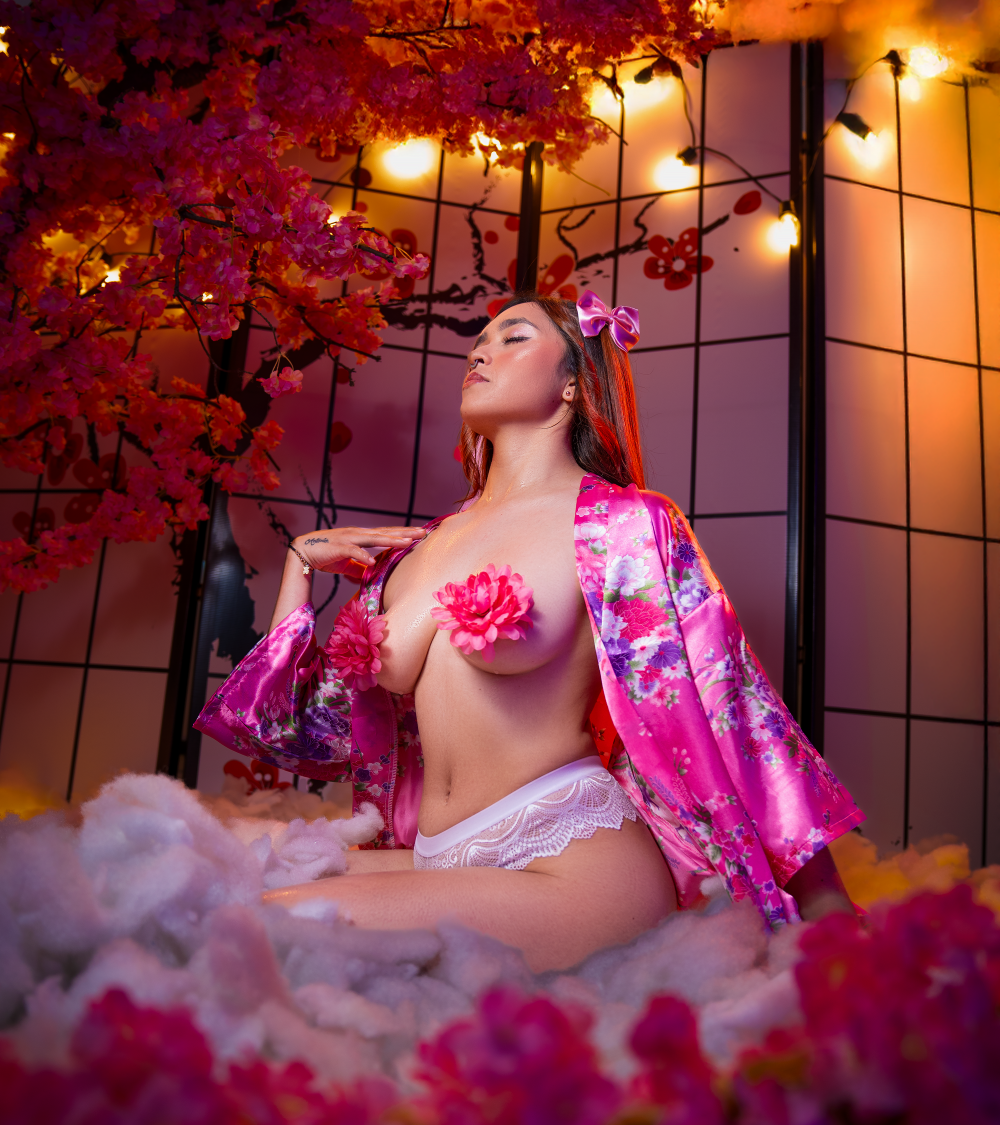 Beautiful MilleyJones camgirl in vrcamshot.com