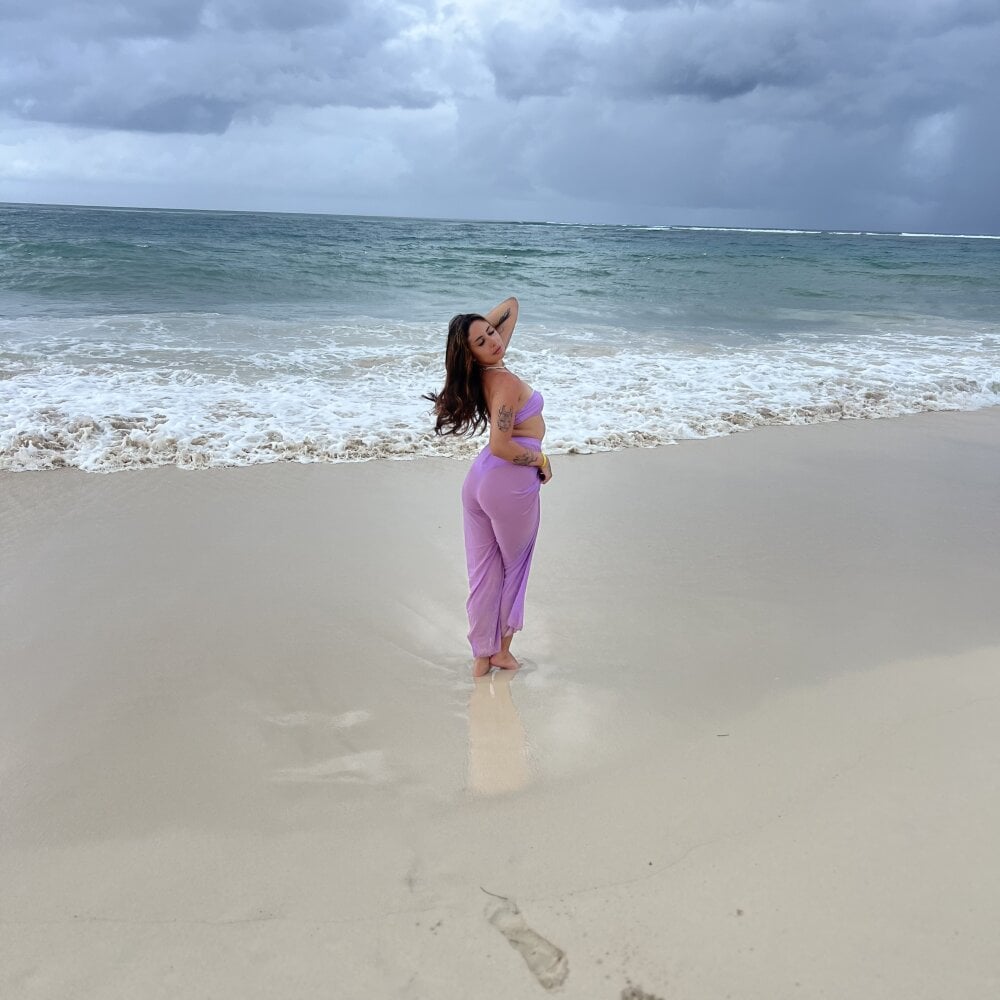 Beautiful nini_love01 camgirl in vrcamshot.com