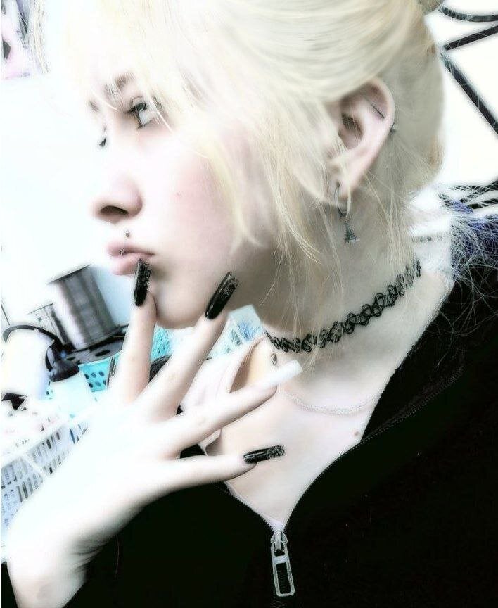 Beautiful MollyPixie_ camgirl in vrcamshot.com