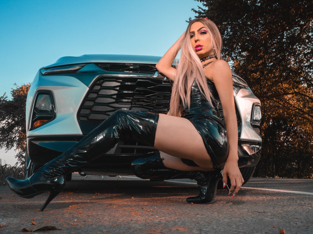 Beautiful AlejandraDangerGirl camgirl in vrcamshot.com