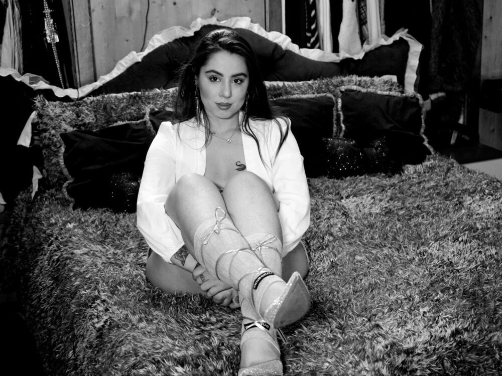 Beautiful VanessaDoyle camgirl in vrcamshot.com