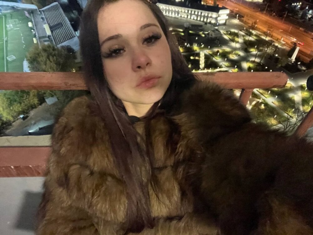Beautiful Miss_Sunsentt camgirl in vrcamshot.com