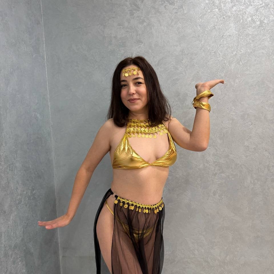 Beautiful KiraTill camgirl in vrcamshot.com