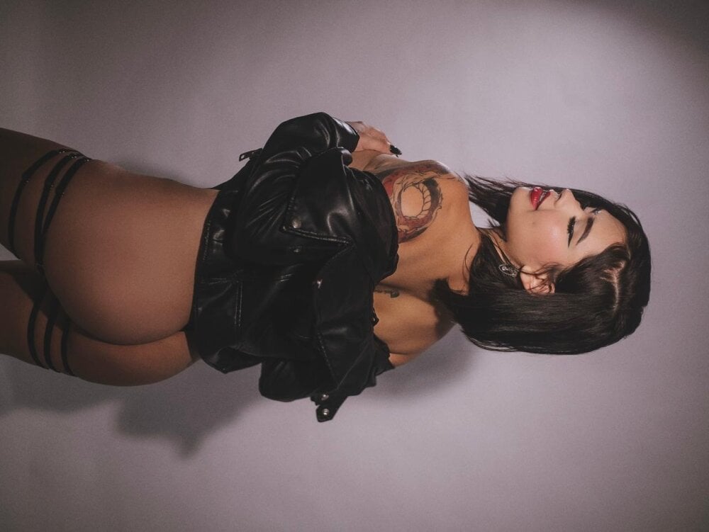 Beautiful ElectraStar_ camgirl in vrcamshot.com