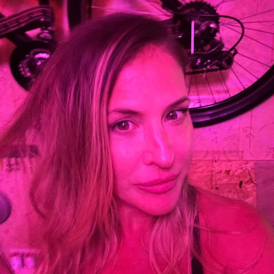 Beautiful LadyyLaura camgirl in vrcamshot.com