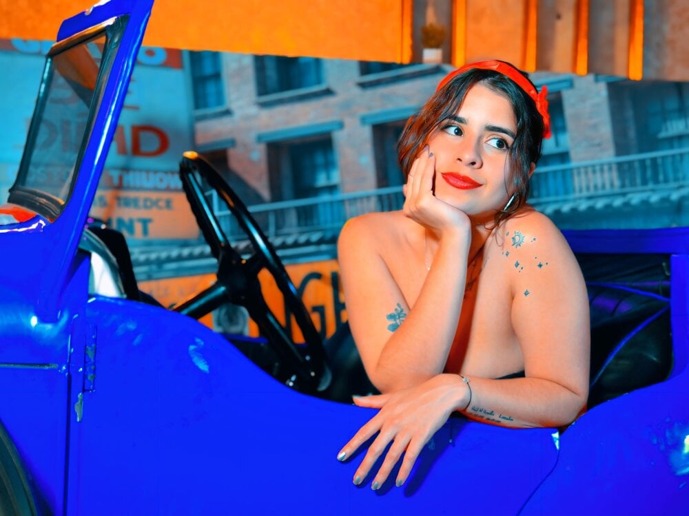 Beautiful LexaDeRusso camgirl in vrcamshot.com