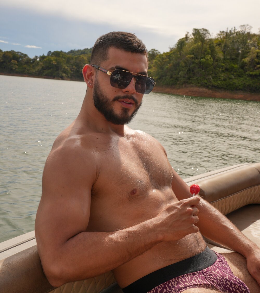Beautiful Dimitri_Bass camgirl in vrcamshot.com