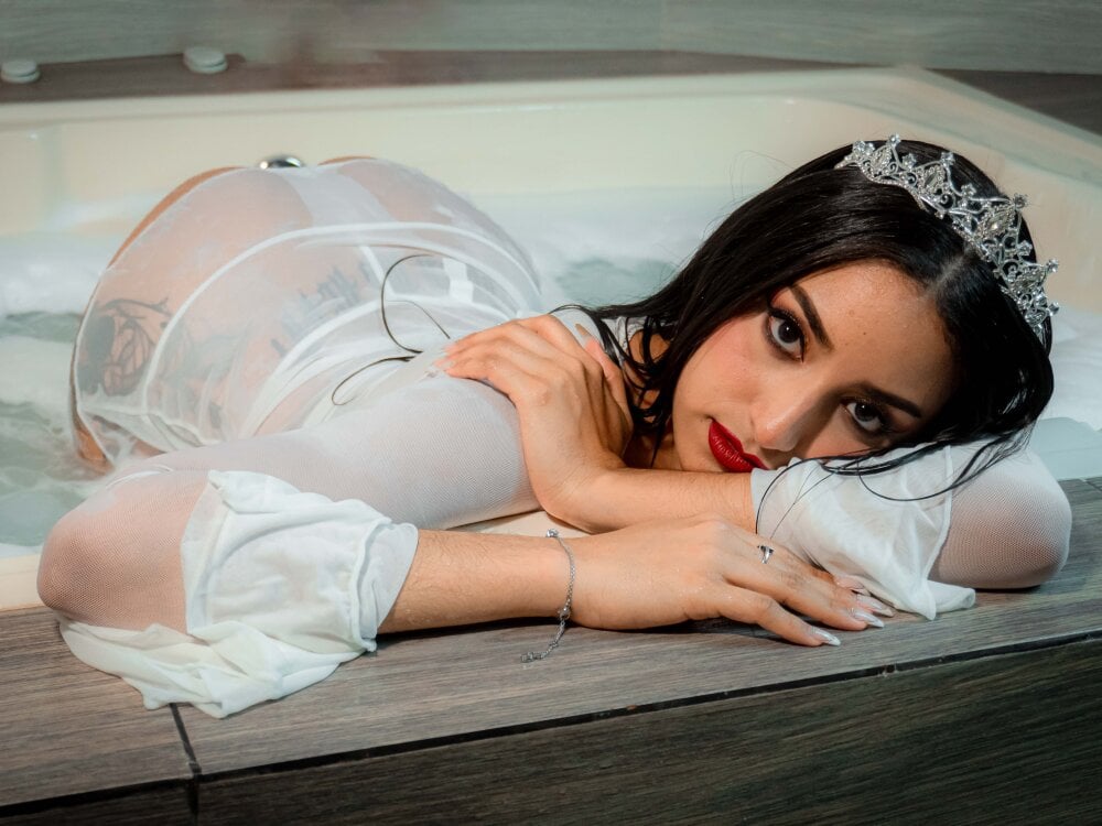 Beautiful JenMoon camgirl in vrcamshot.com