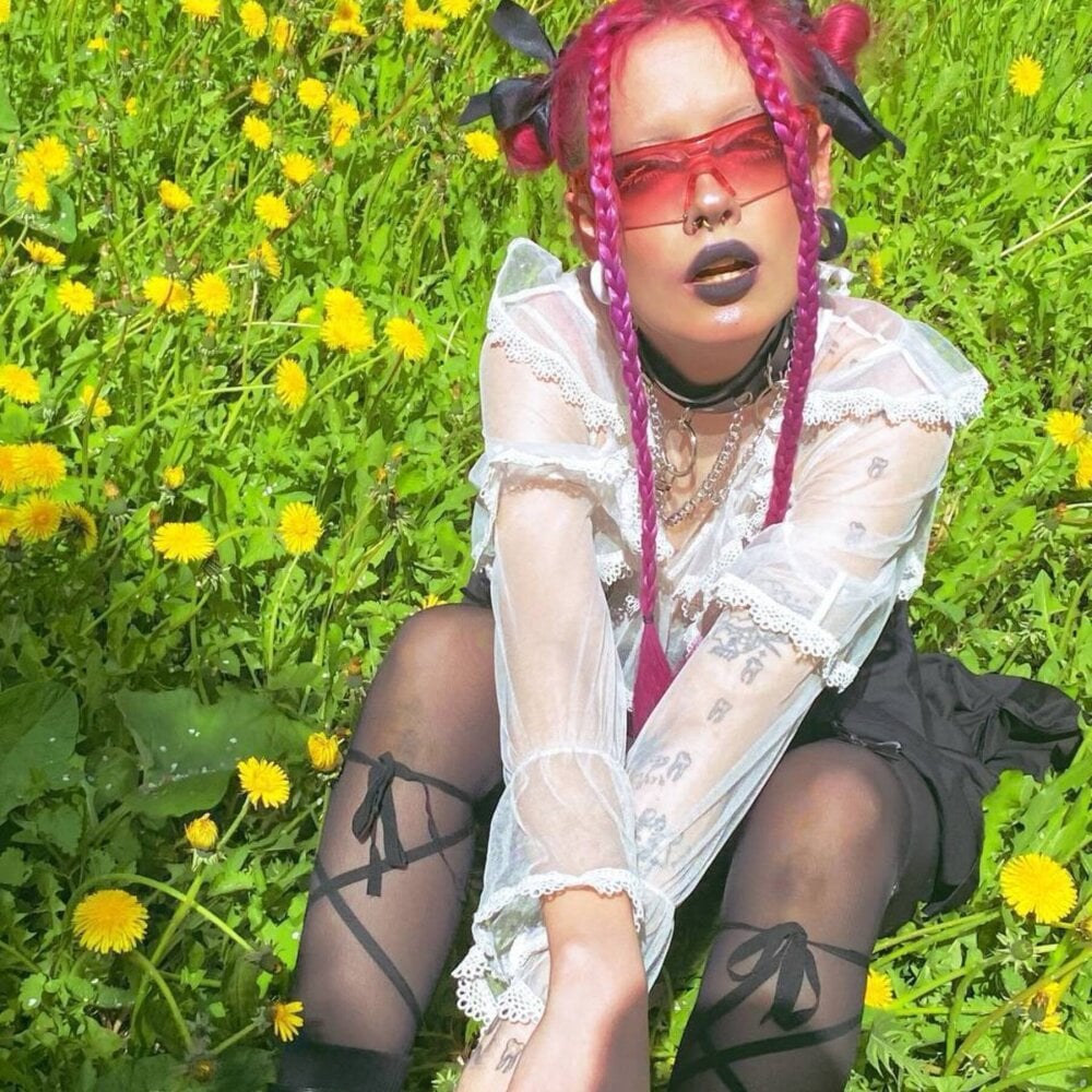 Beautiful Enika__love camgirl in vrcamshot.com