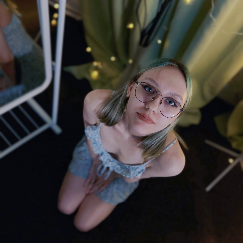 Beautiful Molly__Brown camgirl in vrcamshot.com