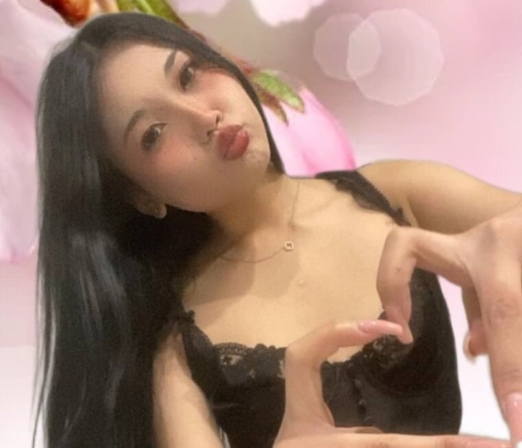 Beautiful -Aiko camgirl in vrcamshot.com
