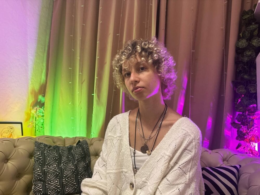 Beautiful Mary_Wahlberg camgirl in vrcamshot.com