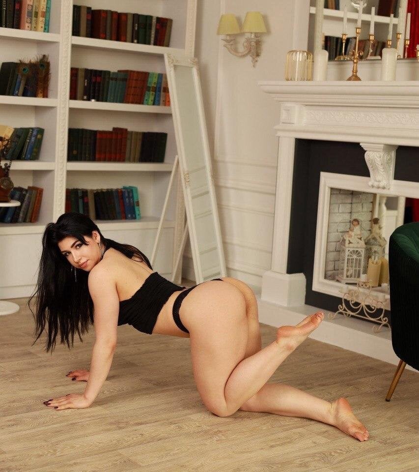 Beautiful EmilyCandyy camgirl in vrcamshot.com