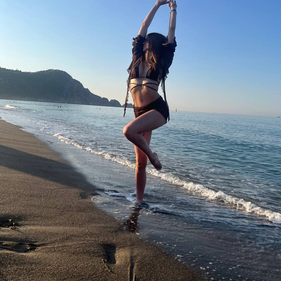 Beautiful TinnyTiana camgirl in vrcamshot.com