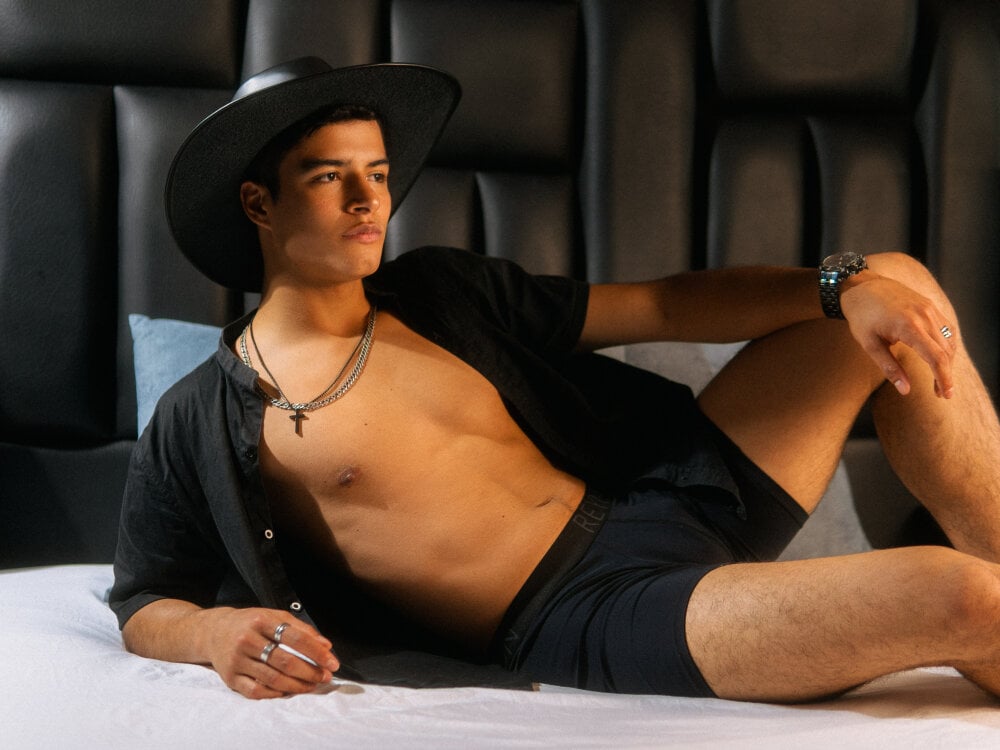 Beautiful JacobBikerr camgirl in vrcamshot.com
