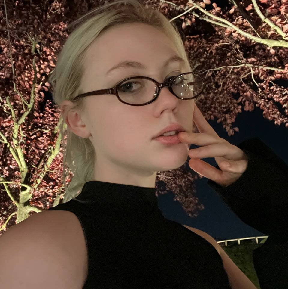 Beautiful Violet_Willis camgirl in vrcamshot.com