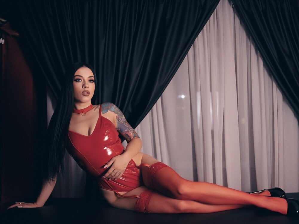 Beautiful MadilynFox camgirl in vrcamshot.com