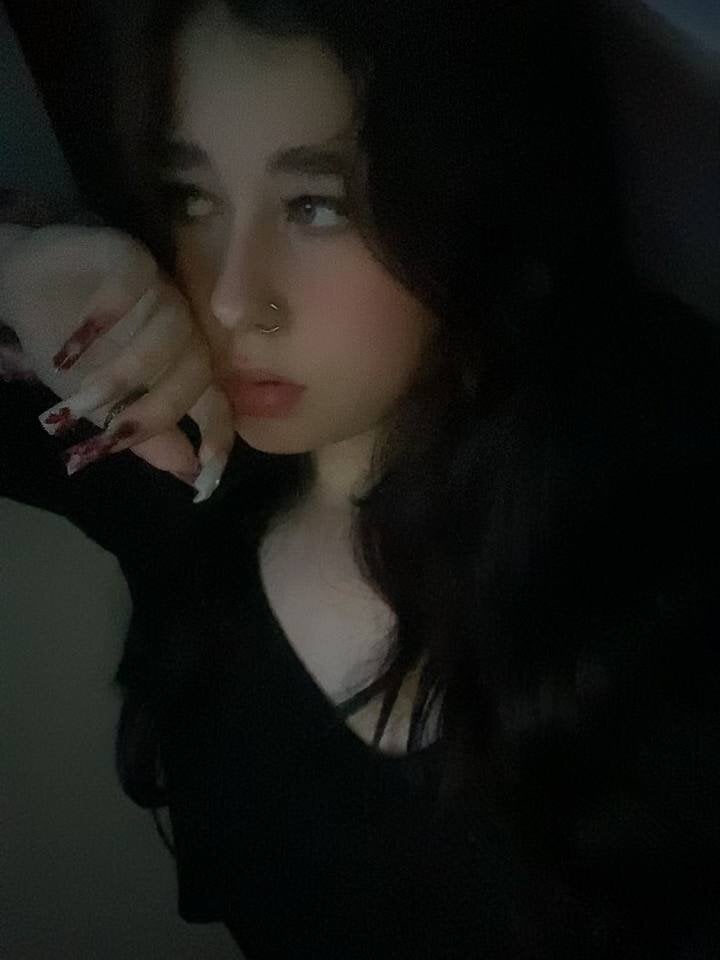 Beautiful AbigailBerry camgirl in vrcamshot.com