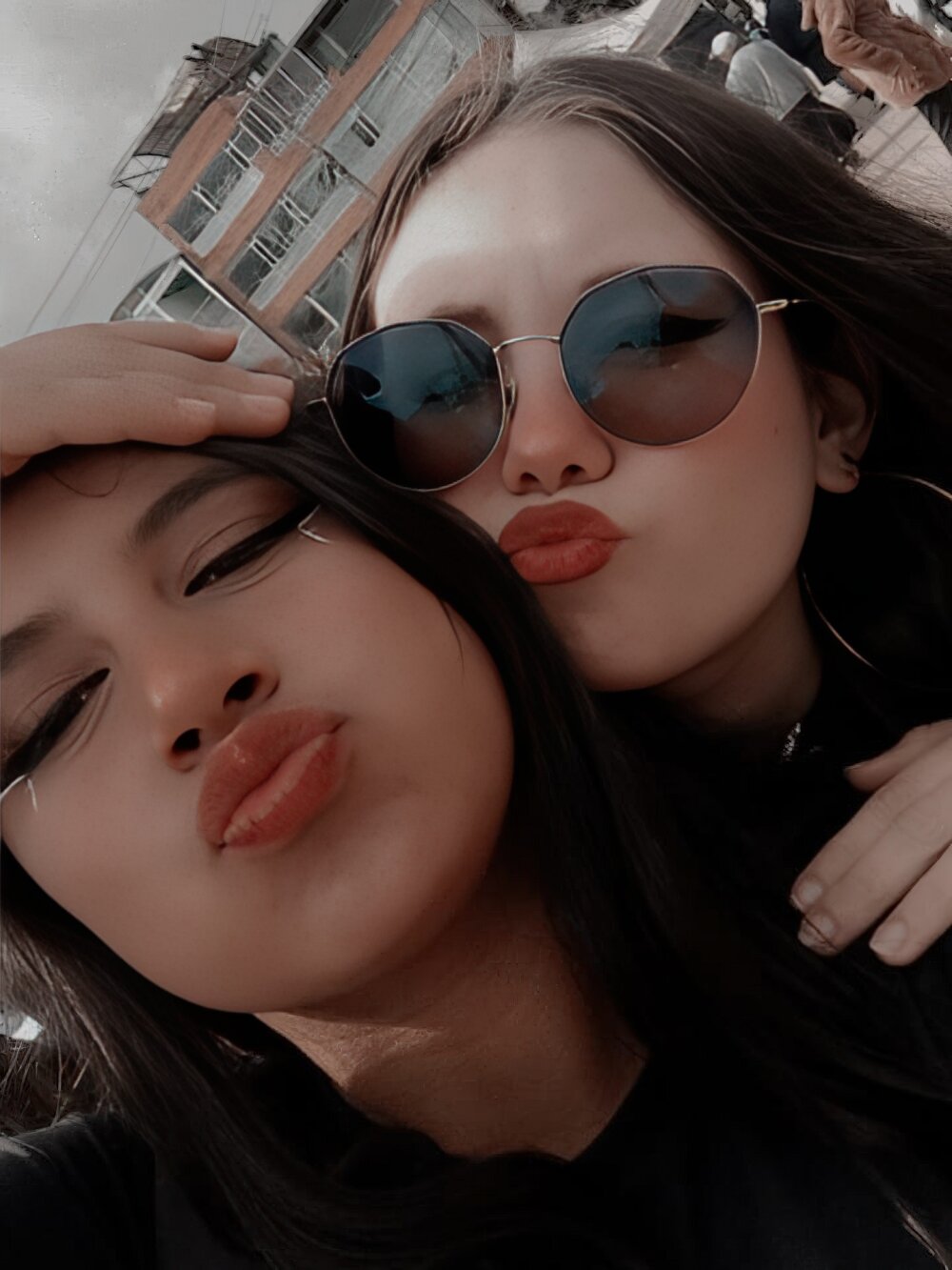 Beautiful cameron_april camgirl in vrcamshot.com